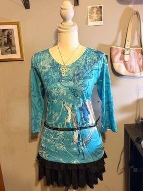 Artisans The Art of Apparel Blue Believe Graphic 3/4 Sleeve Top